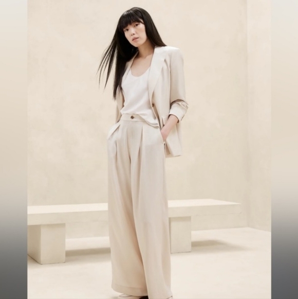 Banana Republic Satin Pleated Wide Leg Pants - Picture 2 of 14